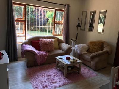 Cottage For Rent in Paulshof, Sandton
